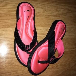 Nike flip flops